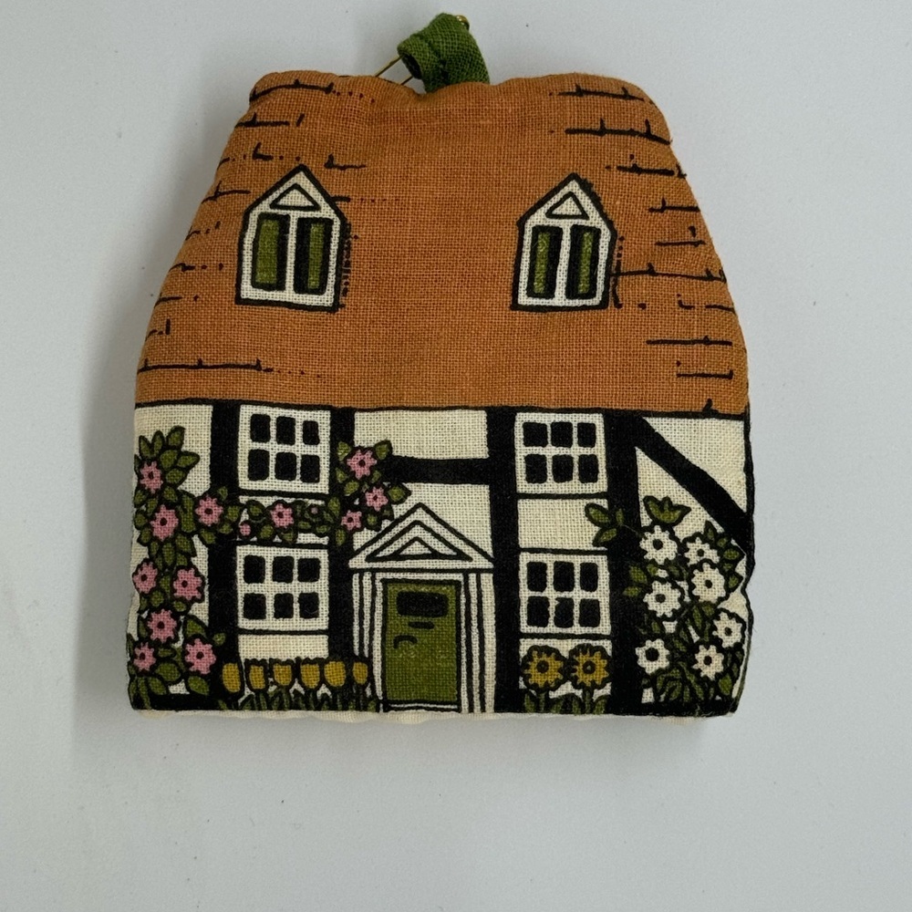 Vintage English Egg Cosy- Cottagecore - Picture 4 of 4